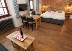 Wellness studio s masážní a perličkovou vanou pro dva