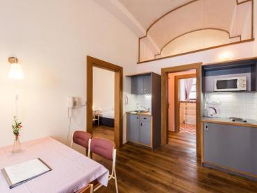 apartmán 11 - má 2 ložnice a místnost s kuchyňkou