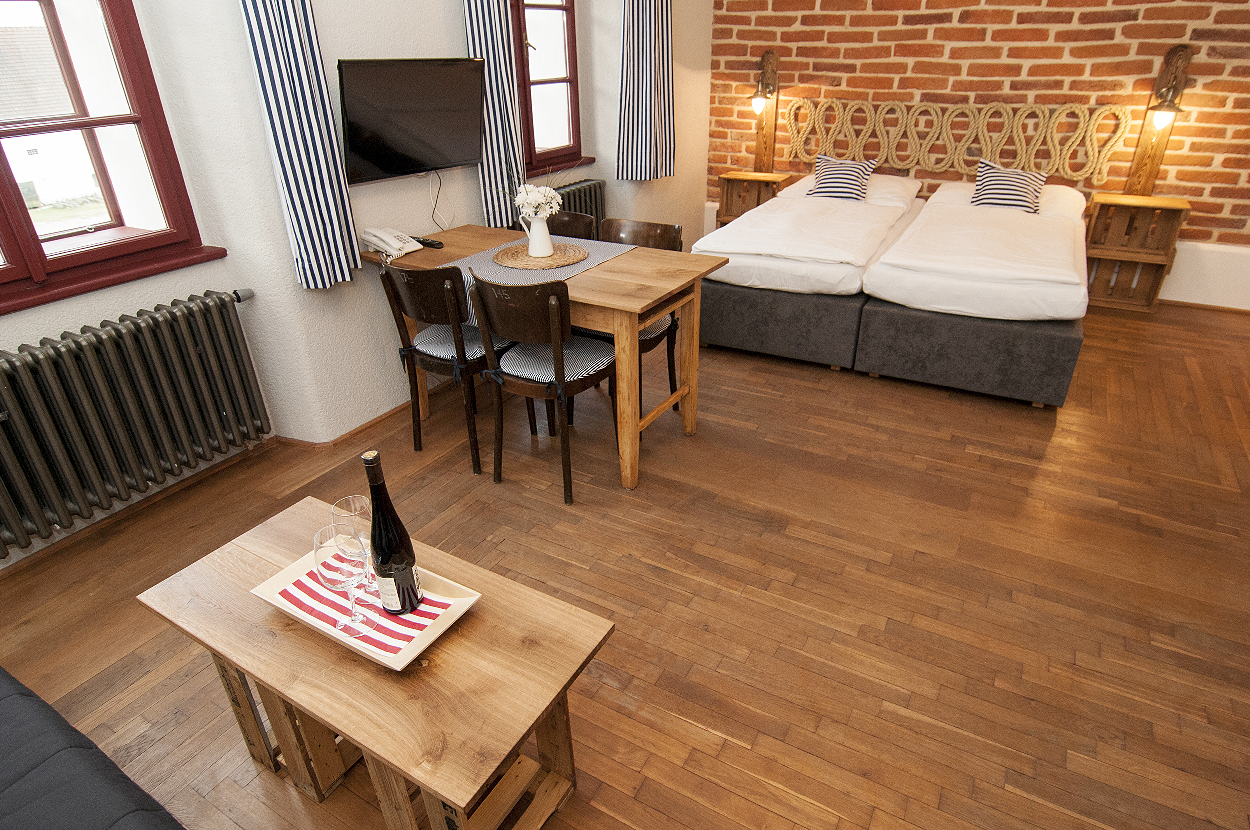 Wellness studio s hydromasážní vanou pro dva