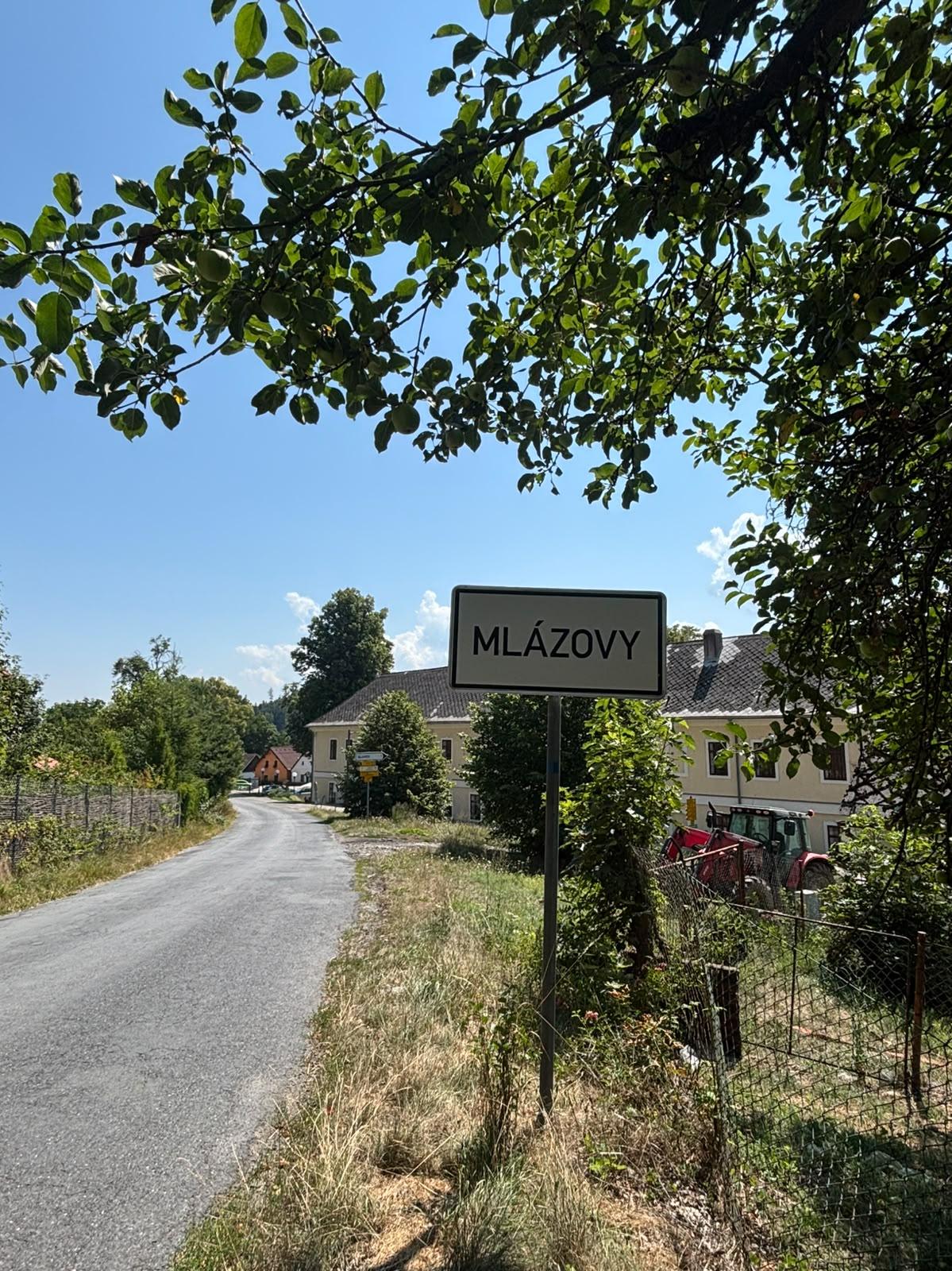 Mlázovy - oprava komunikace Mlázovy - oprava komunikace
